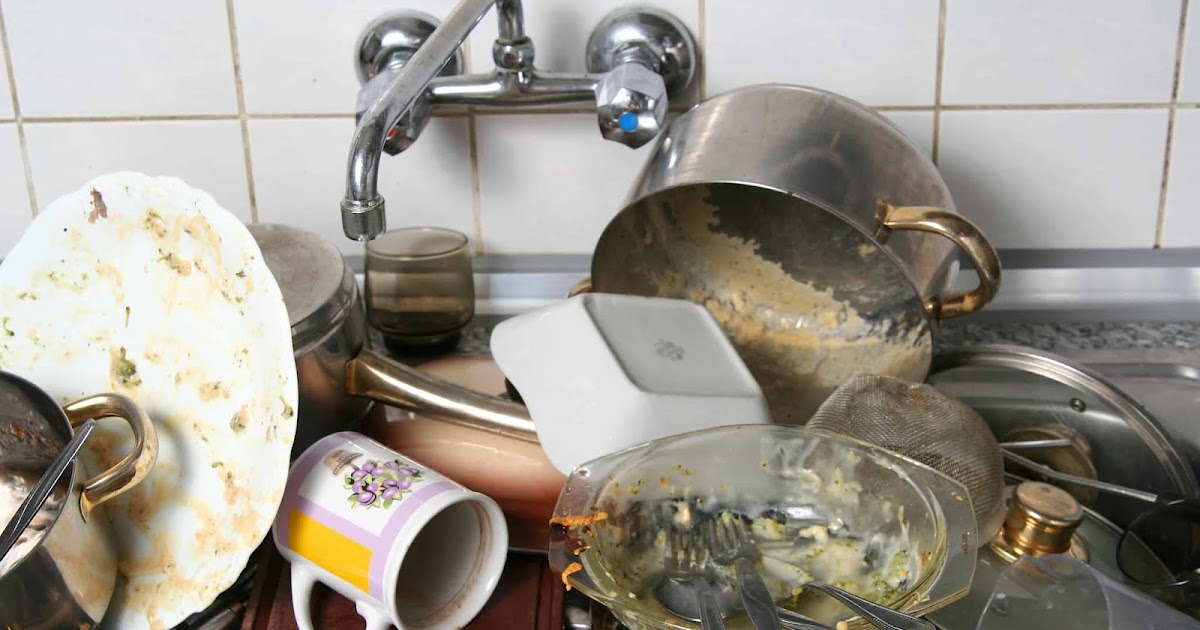 Много мытой посуды. Грязная посуда на кухне. Немытая посуда в раковине. Гора посуды. Гора грязной посуды.