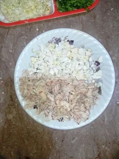 chop-eggs-and-chicken-meat