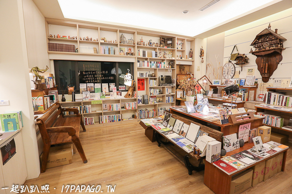 台中烏日|羅布森書蟲房-十年不關的最美書店，免費進入舒適書房飽覽5千本藏書