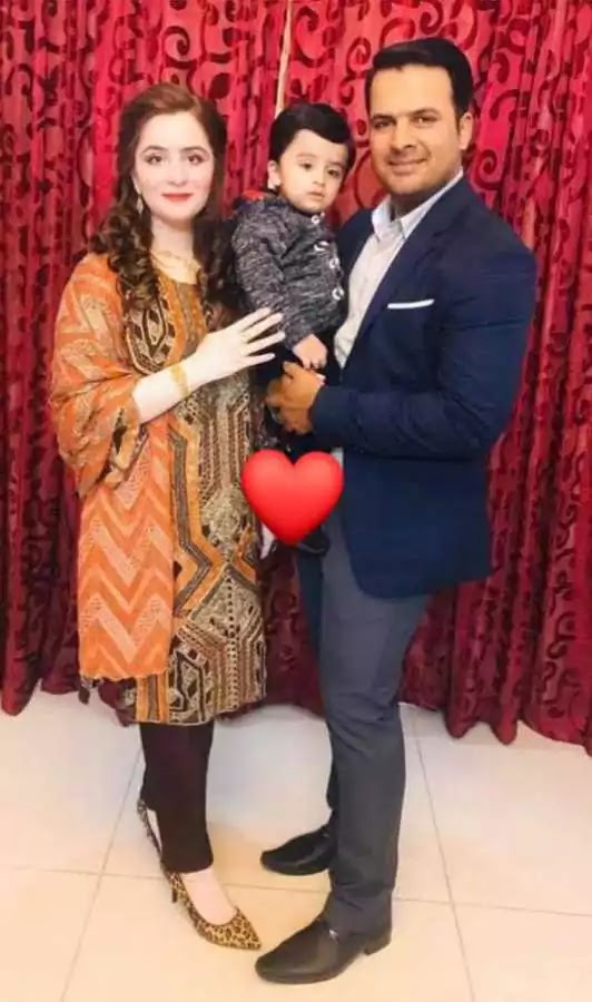 Beautiful Family Pictures of Sharjeel Khan With His Wife And Kids