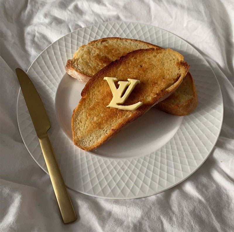 Style File | Mini Trend: Padded Shoulder T-Shirts