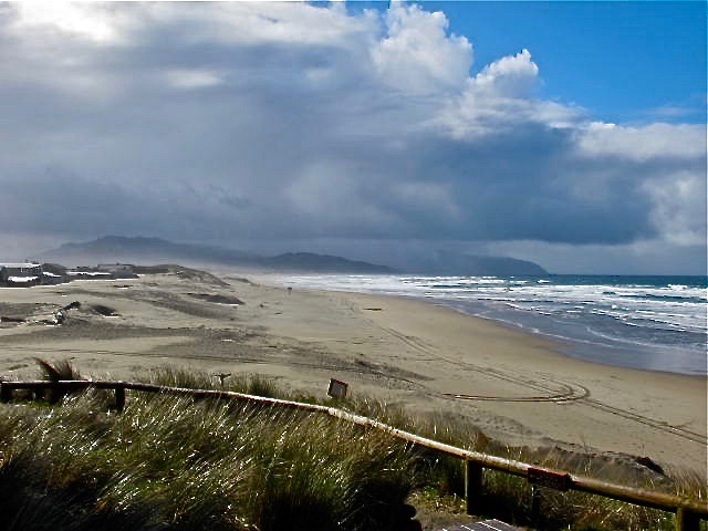 Eat Play Sleep 12 Pacific Nw Getaways January Storm Watching