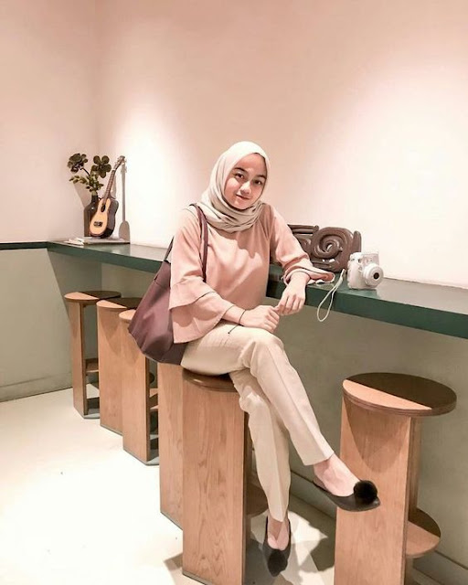 Ide Pakaian Jilbab untuk Pergi Kuliah