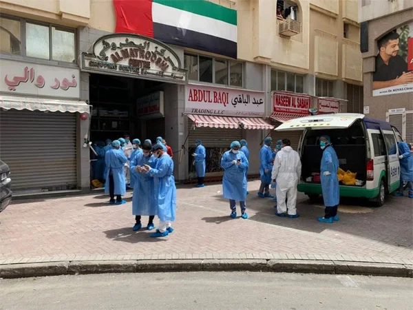 Coronavirus: Residents in Dubai's Naif district undergo door-to-door screening, Dubai, News, Trending, Health, Health & Fitness, Doctor, Nurse, Police, House, Gulf, World