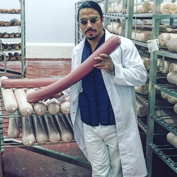 Fenomen Etçi Nusret Hakkında Şok İddia: Tuzlattırmak İçin Para Mı Dağıtıyor? 2