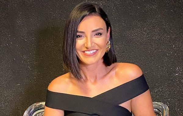 Sevcan Orhan kimdir? aslen nerelidir? kaç yaşında? evli mi? eşi kim? boyu kilosu kaç? burcu ne? biyografisi ve hayatı hakkında kısa bilgiler. Sevcan Orhan kimdir? aslen nerelidir? kaç yaşında? evli mi? eşi kim? boyu kilosu kaç? burcu ne? biyografisi ve hayatı hakkında kısa bilgiler.