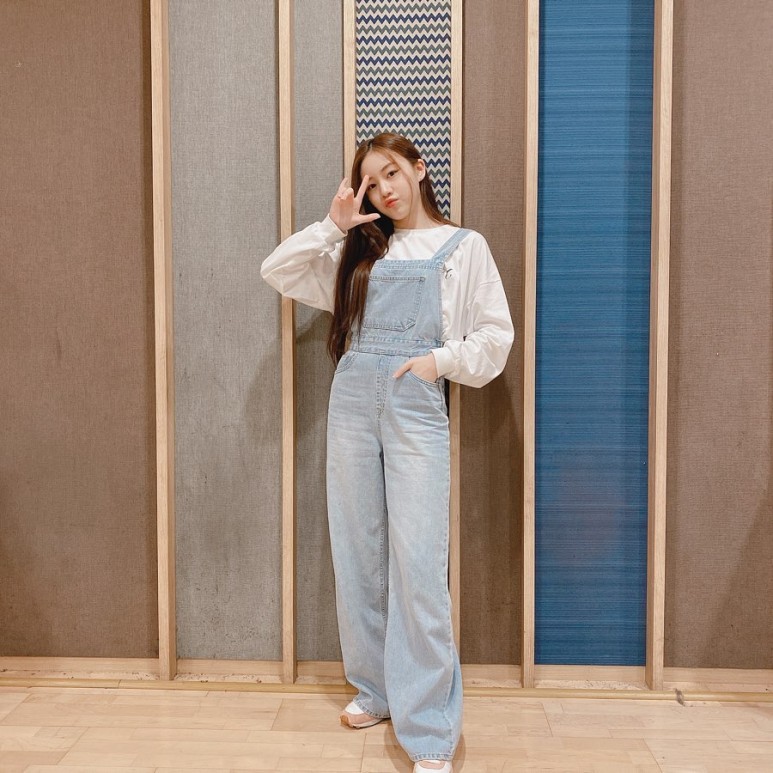 어린이날 라이브에 어릴적 사진 코스프레한 여돌 | 인스티즈