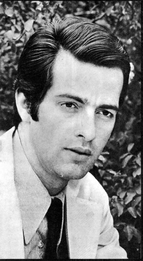 Astros em Revista PAULO RAMOS O GALÃ MODELO