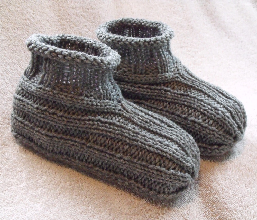 Kweenbee And Me Learn To Knit Adult Bootie Slippers