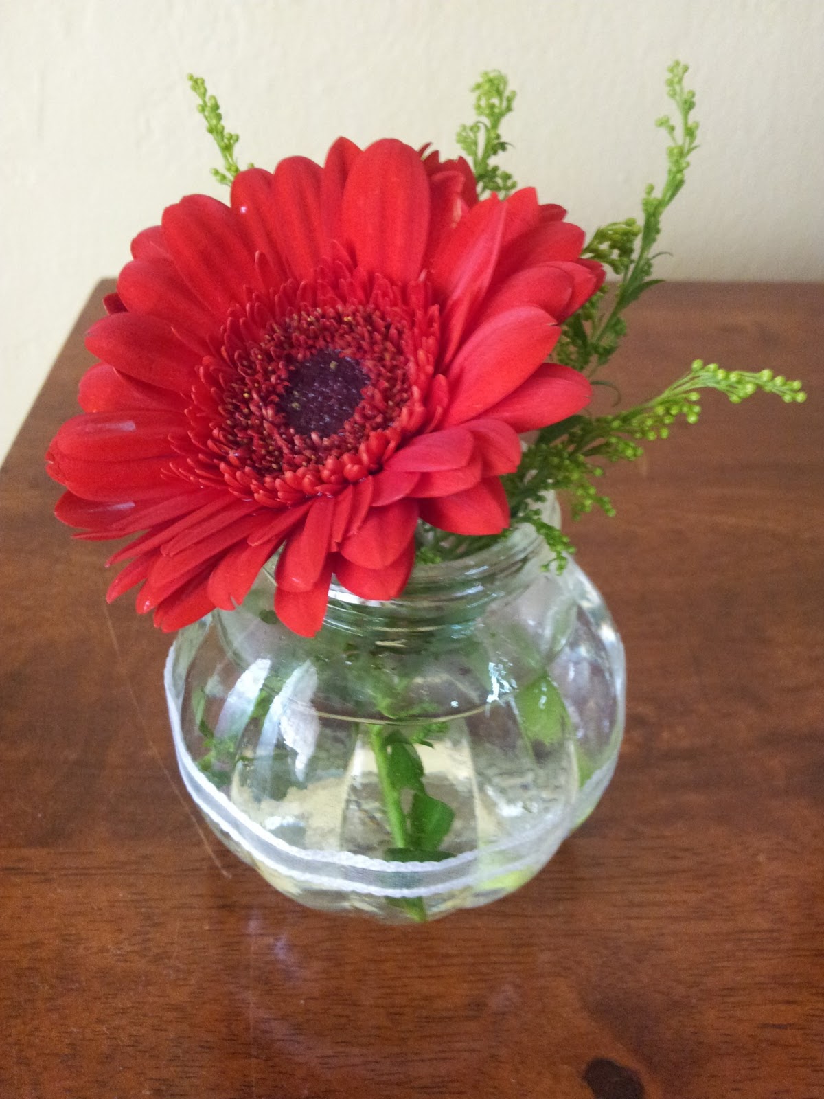 Wedding Deco By Nora: Simple flower arrangement for wedding centerpiece.