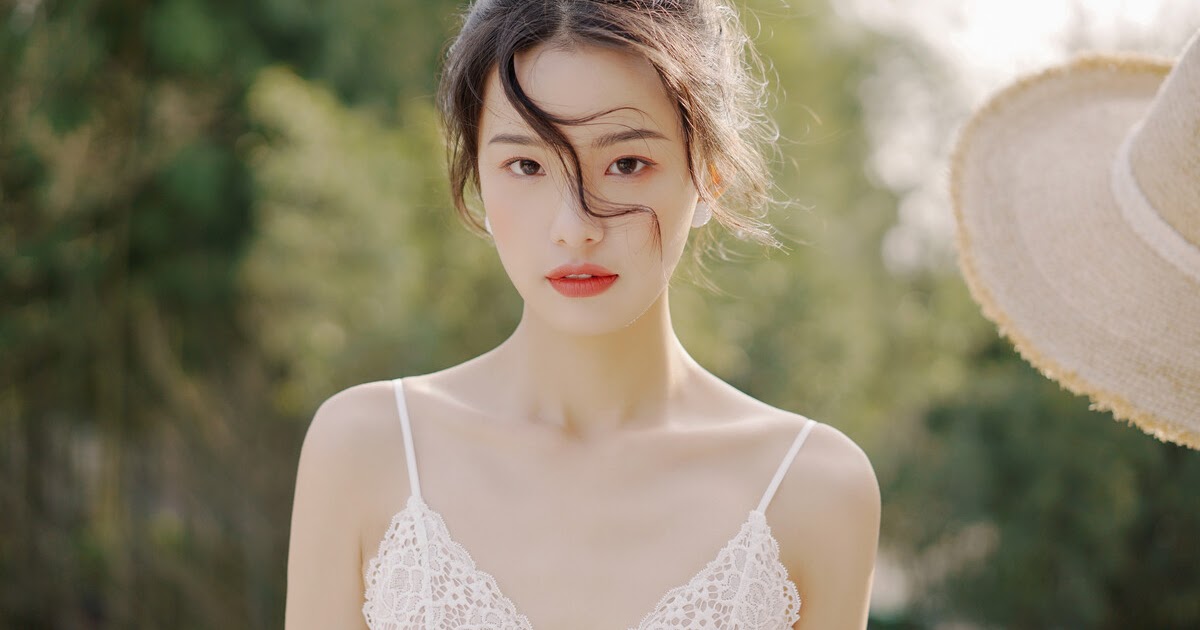 Hot girl…. NAG Boatren