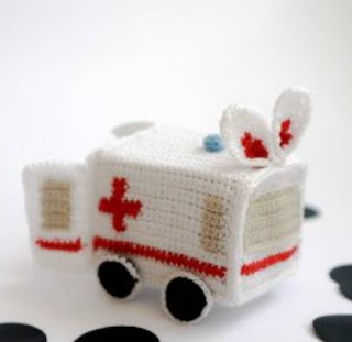 PATRON GRATIS AMBULANCIA CONEJO AMIGURUMI 50243 🚑🐰