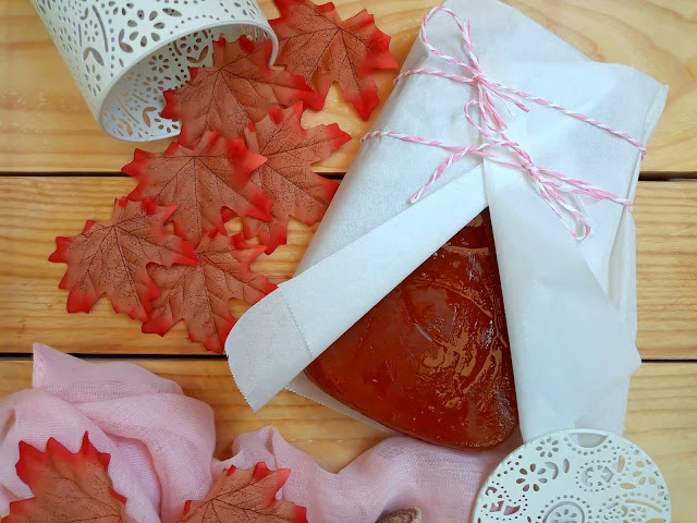 Dulce de membrillo en olla rápida. Carne de membrillo. Receta tradicional, de la abuela. Otoño. Aprovechamiento. Fruta de temporada. Sin horno. Cuca