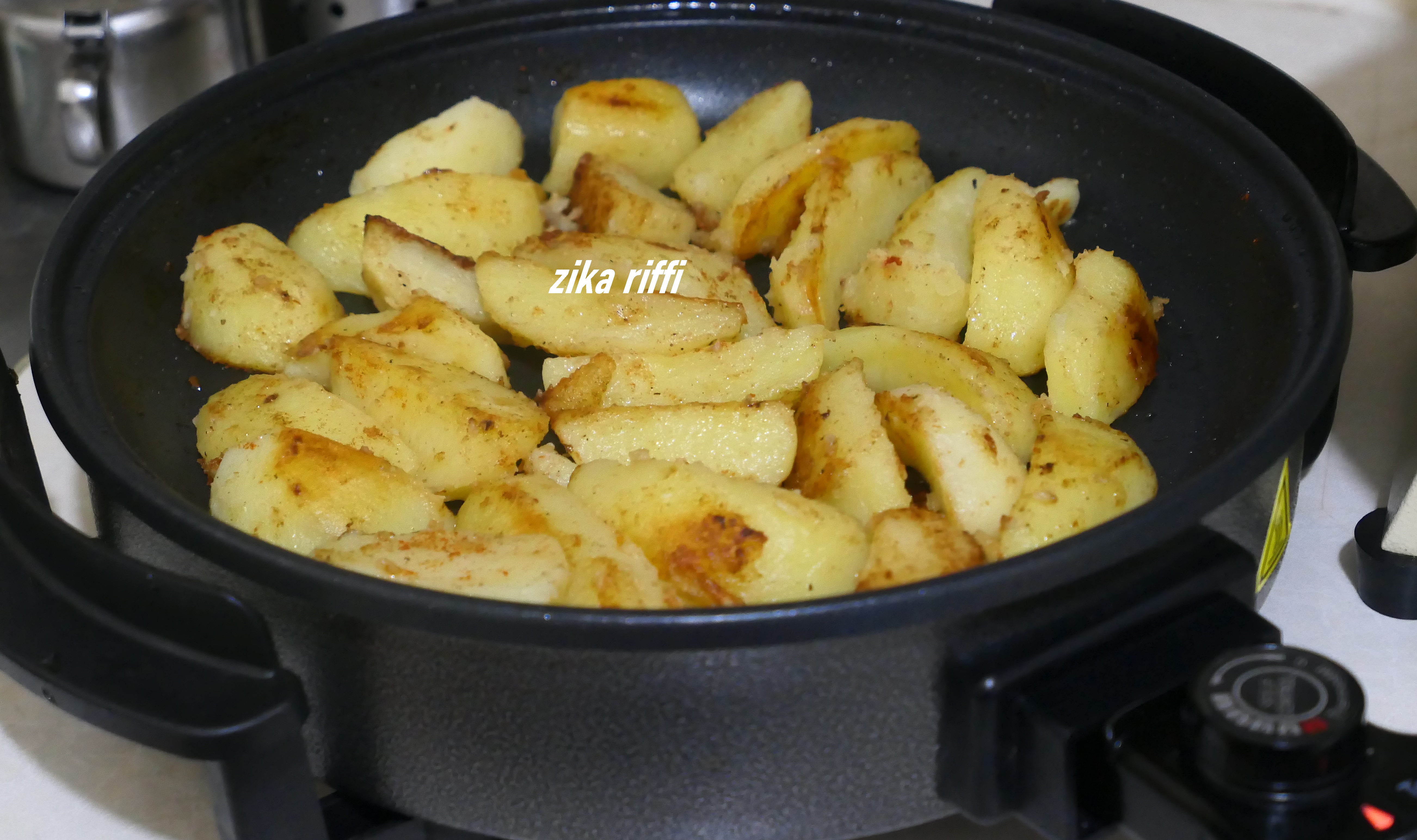 POTATOES ÉPICÉES A LA PLANCHA