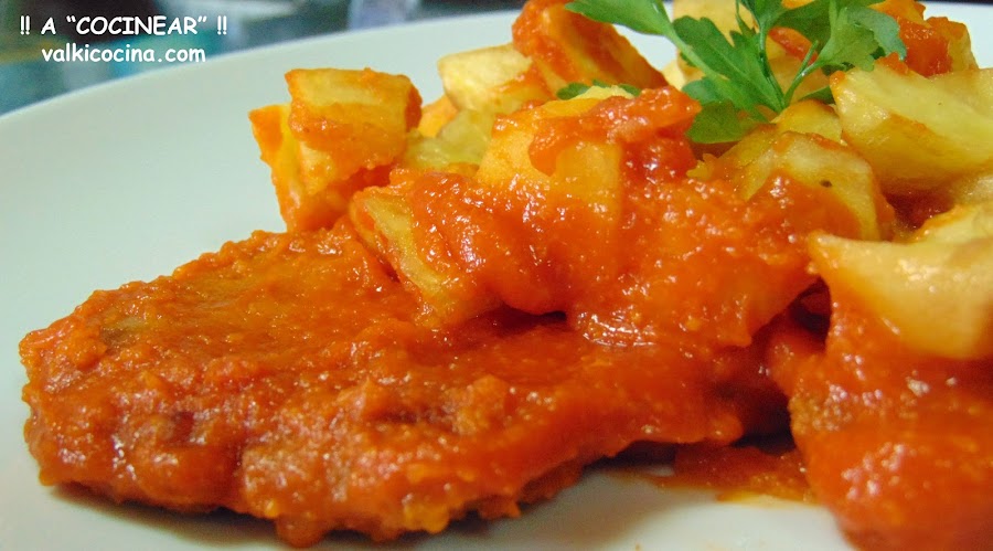 Filetes rusos con salsa de tomate