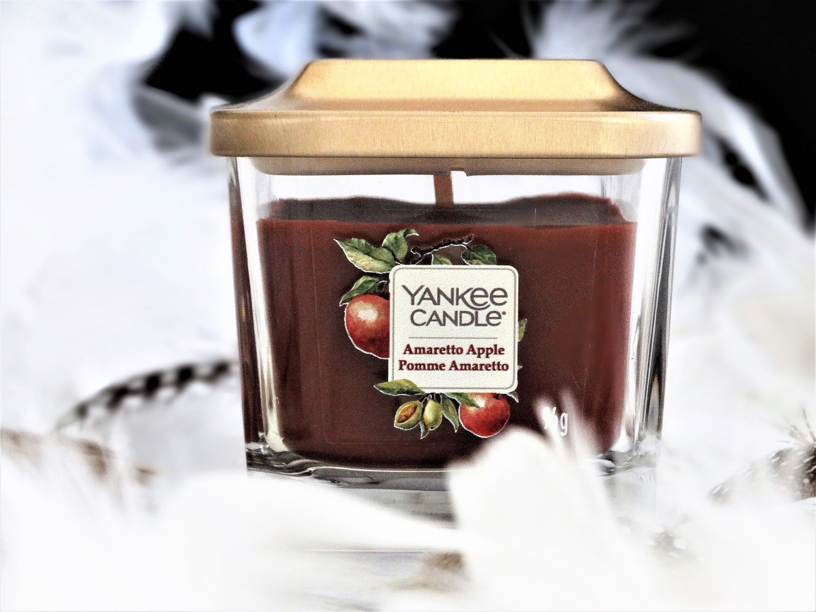 YANKEE CANDLE AMARETTO APPLE