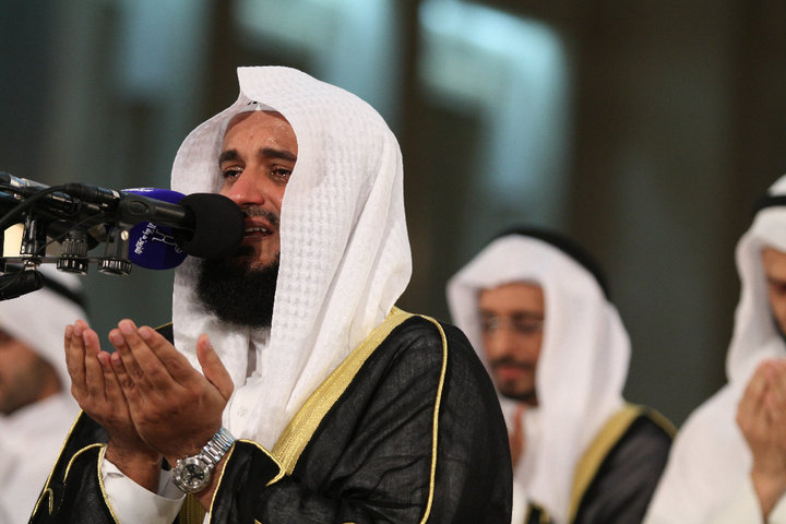 اللهم اجعل القرآن العظيم ربيع قلوبنا ونور صدورنا و ج لاء هم نا و ذهاب غم نا