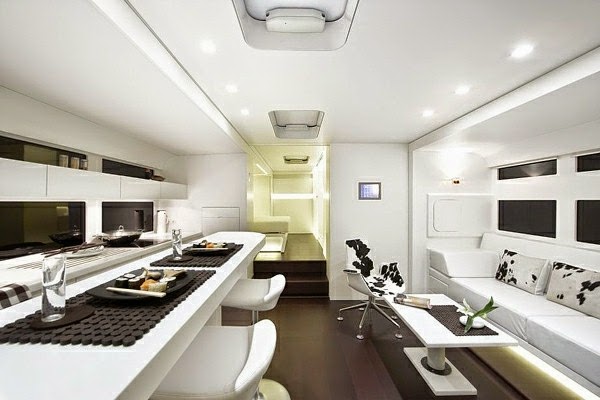 50 fantastic luxury motor-homes on wheels!