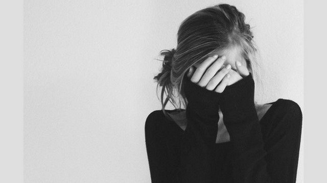 Gambar Wanita Sedih Dan Kecewa - Gambar Kehidupan