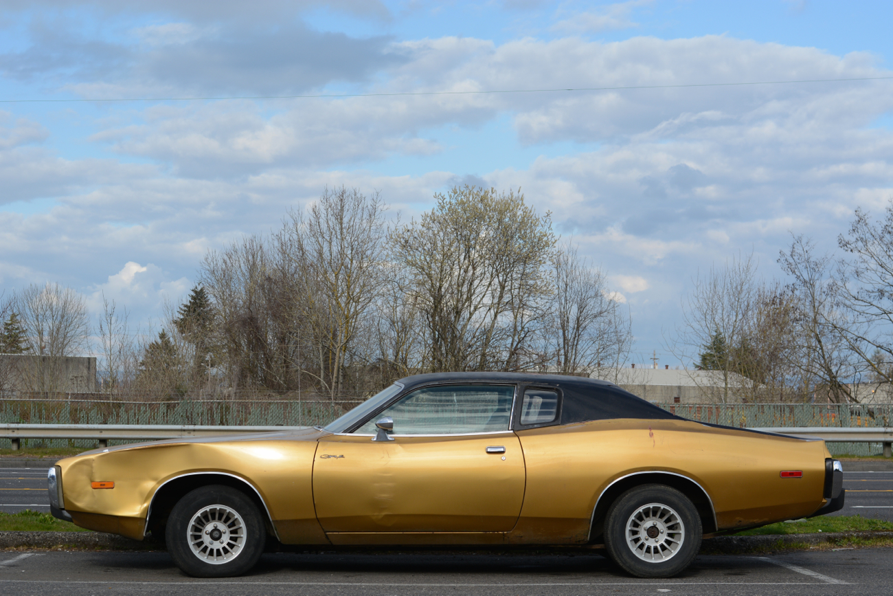 OLD PARKED CARS.: 1974 Dodge Charger.