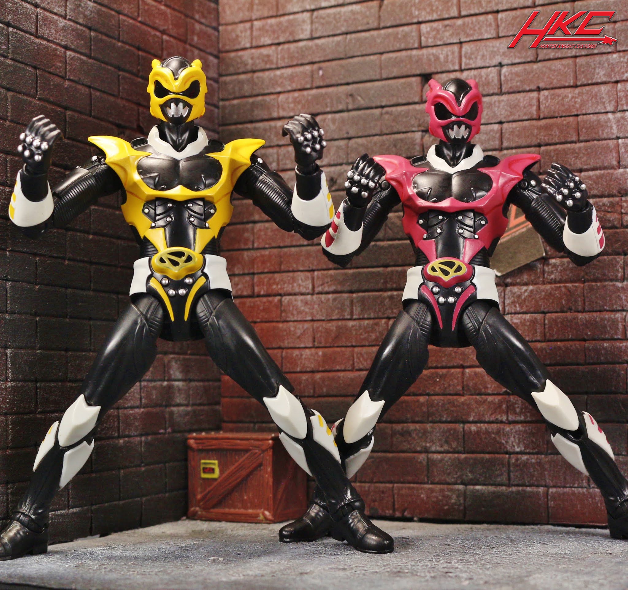 Power Rangers Legacy Pink and Yellow Psycho Rangers by Hunter Knight Customs.