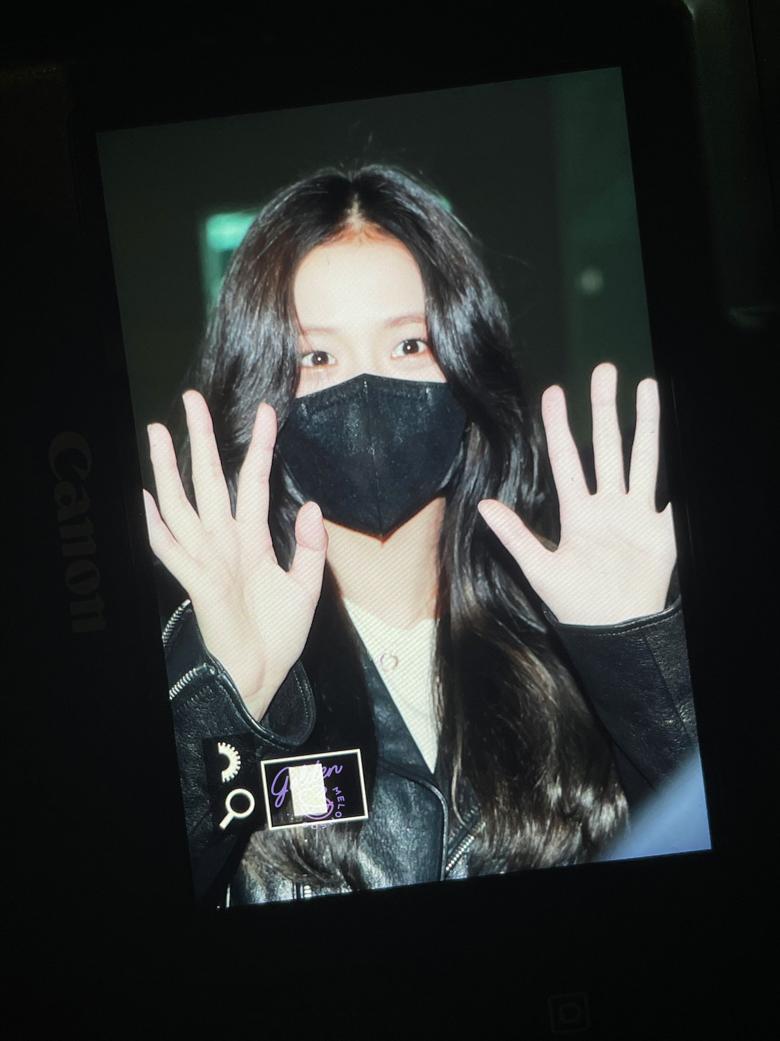 [연예] [사진]         오늘 공항출국한 귀여운 블랙핑크 로제와 지수 사진 모음 -  와이드섬