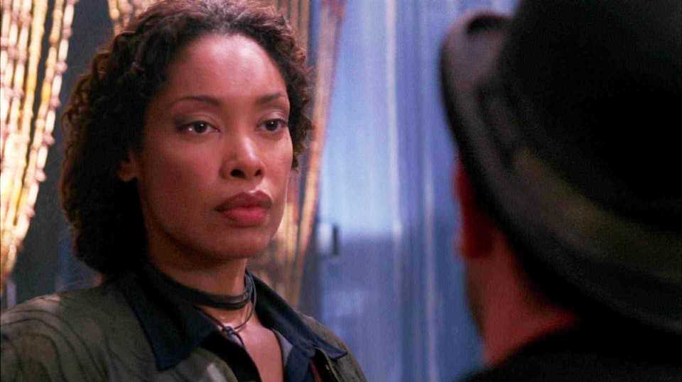 Films Et Séries Tv Avec Gina Torres Movie and TV Cast Screencaps: Gina Torres as Zoe Washburne / Firefly