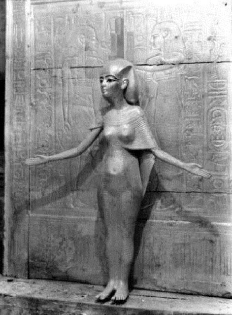 Статуэтка Исиды, найденная в гробнице фараона Тутанхамона. Древний Египет