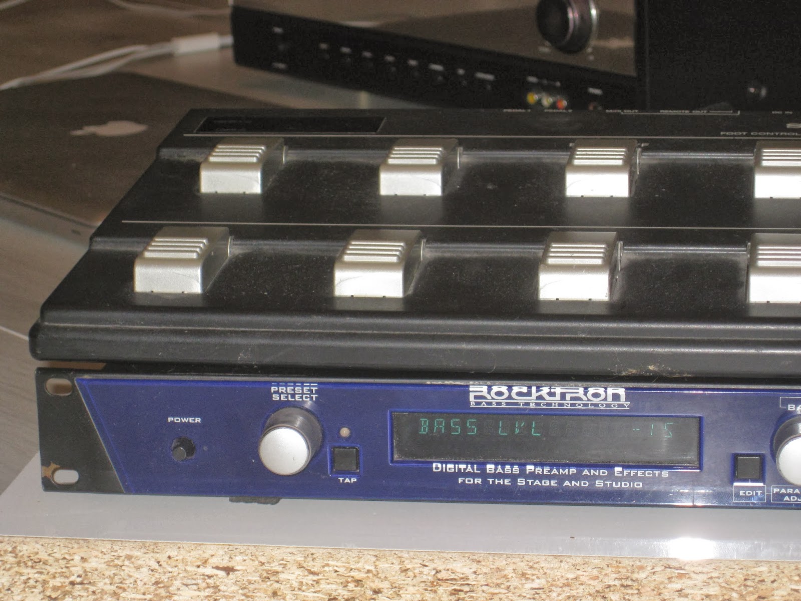 ROCKTRON BLUE THUNDER MIDIデジタル・ベース・プリアンプ 【公式通販】