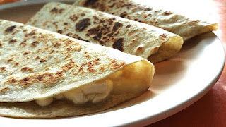 How to eat quesadillas
