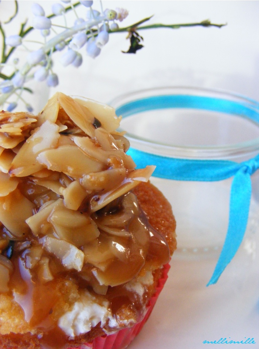 mellimille: Summ,Summ,Summ,Bienchen summ herum: Bienenstich-Cupcakes mellimille: Summ,Summ,Summ,Bienchen summ herum: Bienenstich-Cupcakes