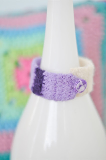 Felted Button Bracelet -- tutorial including quick and simple crochet, felting, buttons and color!