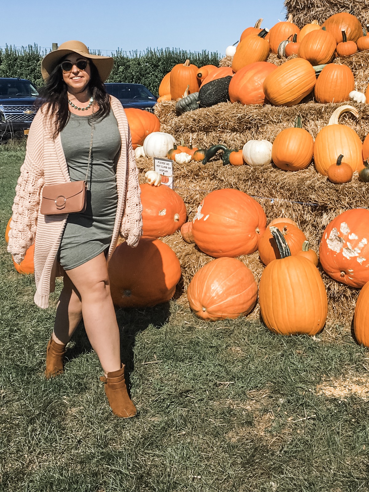 OOTD: 5 Perfect Pumpkin or Apple picking outfits :: Effortlessly with Roxy