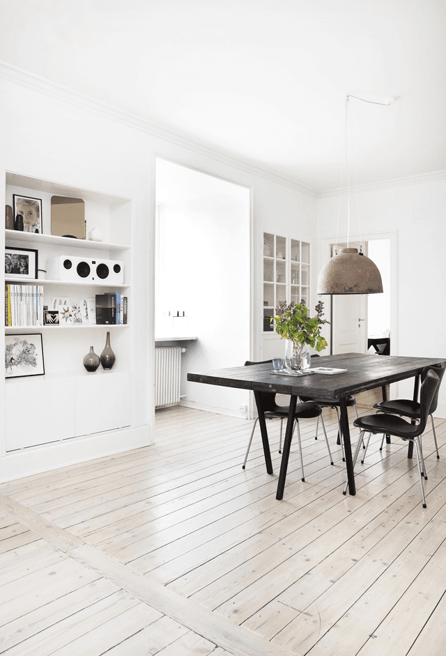 my scandinavian home: Singing the blues in a Danish apartment
