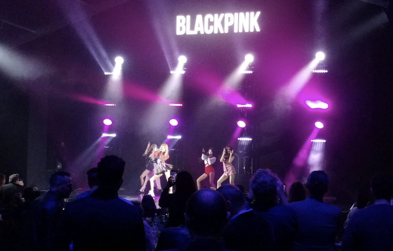 Video BLACKPINK performs at UMG GRAMMY'S Performance