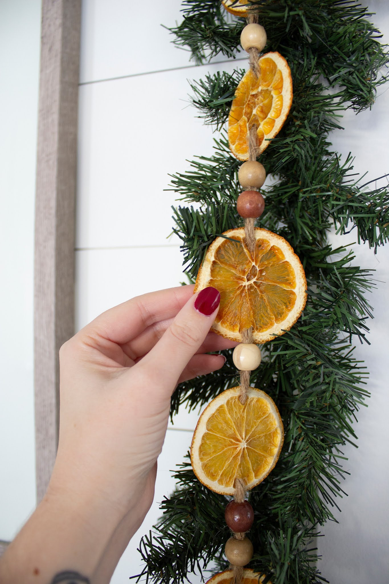 DIY Orange Slice Garland for the Christmas Tree