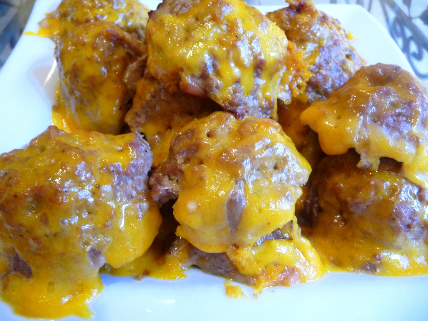 BAKED CHEESY CHEDDAR MEATBALLS