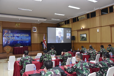 Kerjasama Dengan Kedubes Inggris, Puspen TNI Gelar Media Operations Course