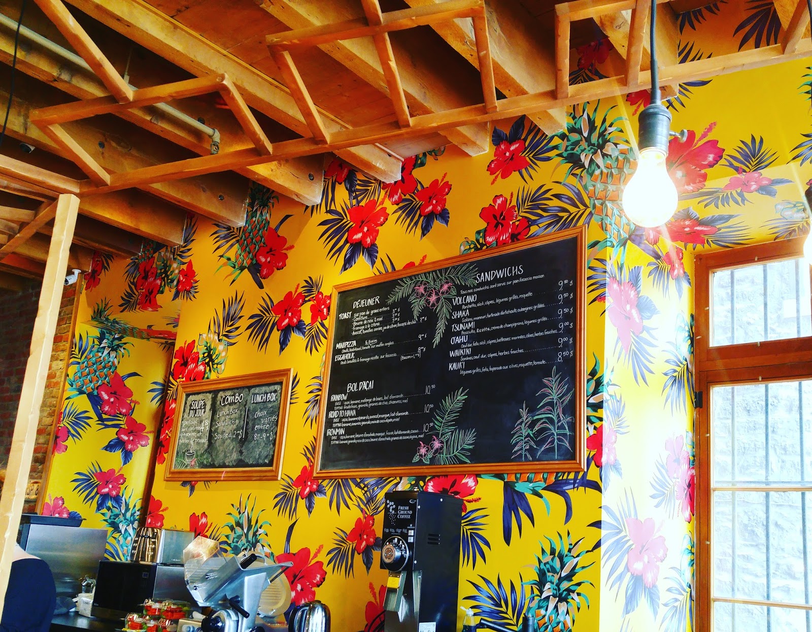 Eating Out Montreal Aloha café