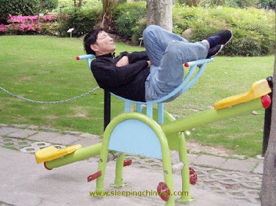 Posisi Lucu Orang Lagi Tidur