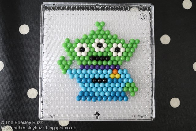 The Beesley Buzz: Reigniting the excitement: Aquabeads Star Beads