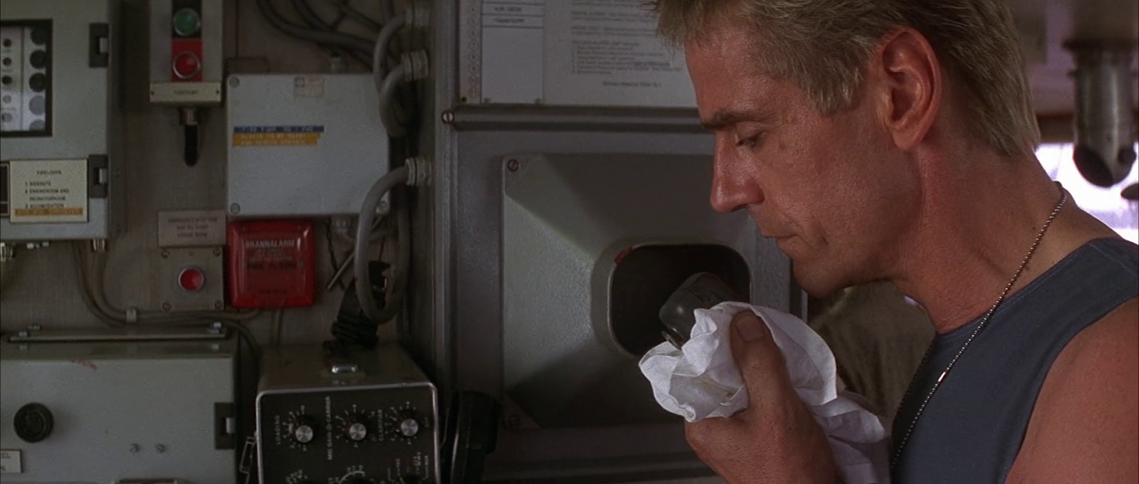 брюс уиллис крепкий орешек 3. джон макклейн крепкий орешек 3. брюс уиллис крепкий орешек 3. крепкий орешек 3 возмездие 1995. крепкий орешек 3 возмездие 1995.