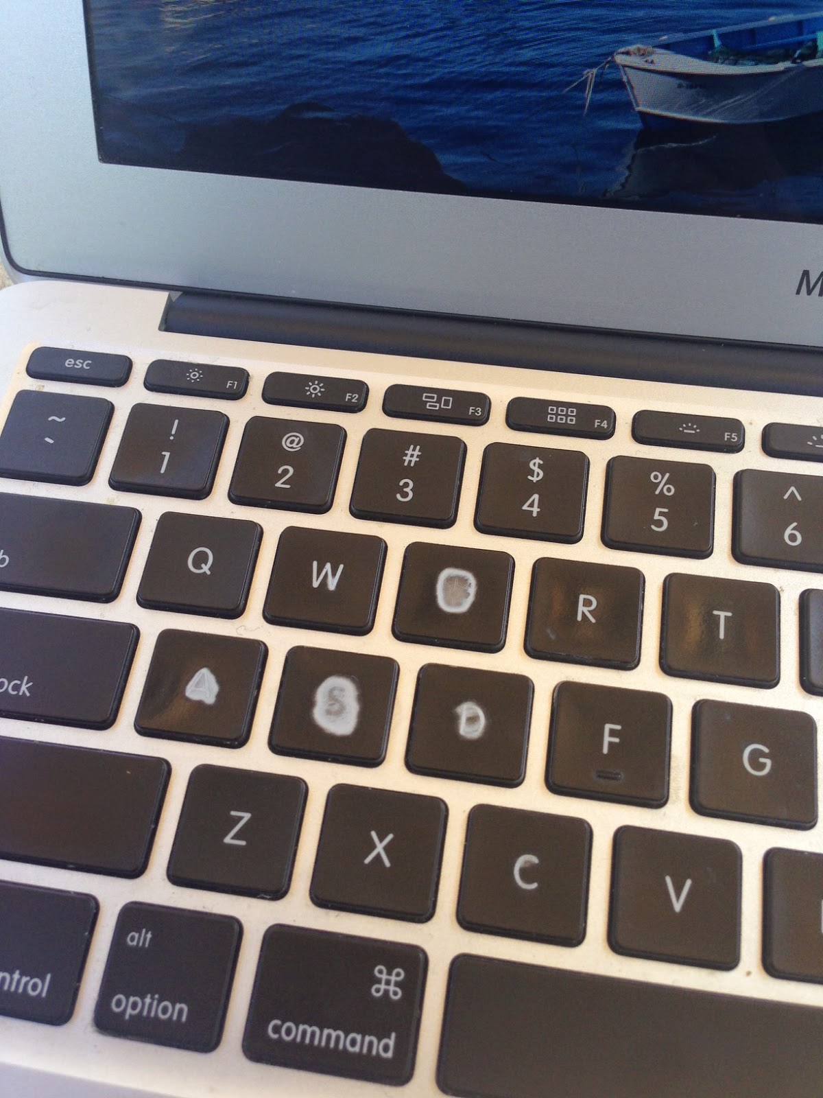 The Go-Ahead: Blurred Keys on the MacBook Air
