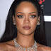 Rihanna Nangis Saat Konser, Ada Apa ?