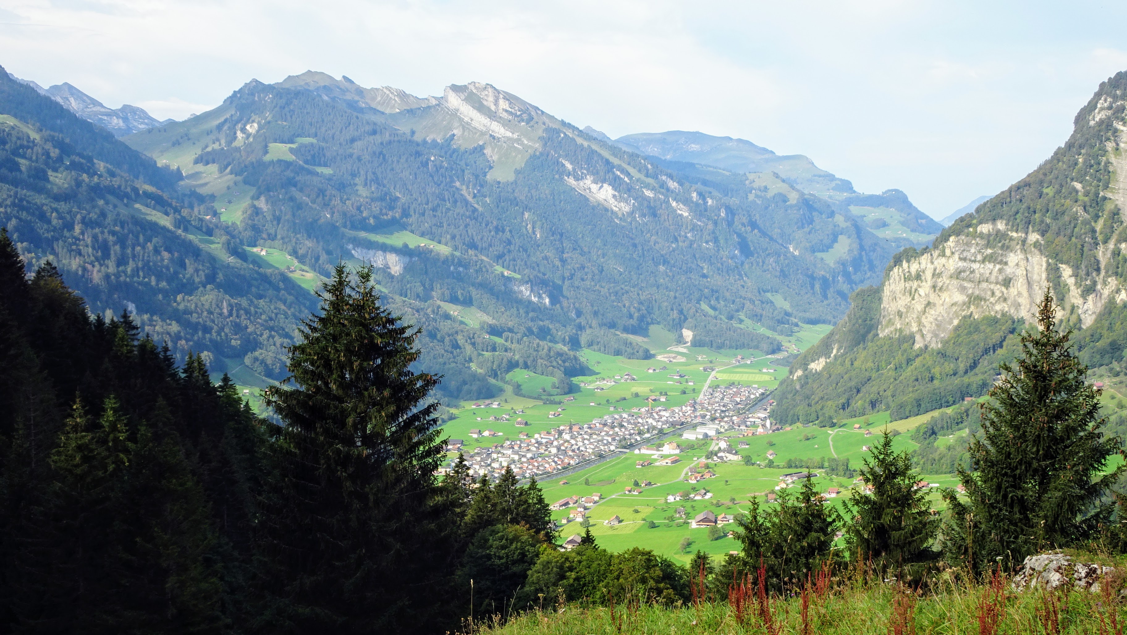 Rundwanderung im Muotatal Muotathal / Gross Band (SZ) Wandern mit