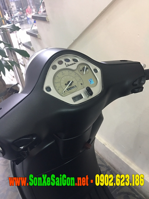 Mẫu sơn xe Vespa LX màu đen nhám cực đẹp