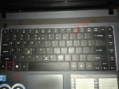 masalahnya karena tombol NumLK keyboard saya aktif dan saya merasa lega akhirnya, karena tidak jadi membeli keyboard baru