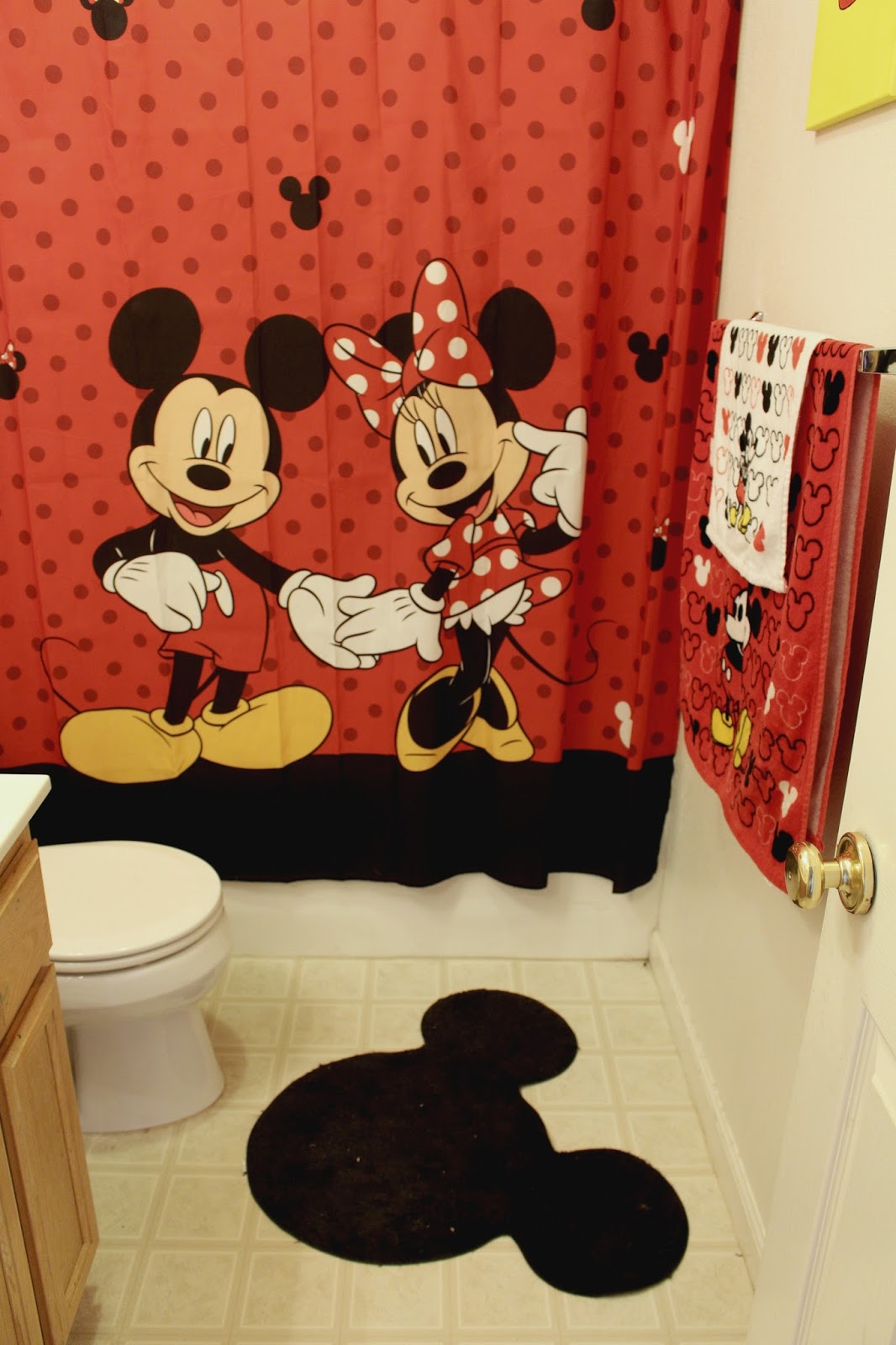 Disneyland_Fantasy: Mickey Mouse themed Bathroom!