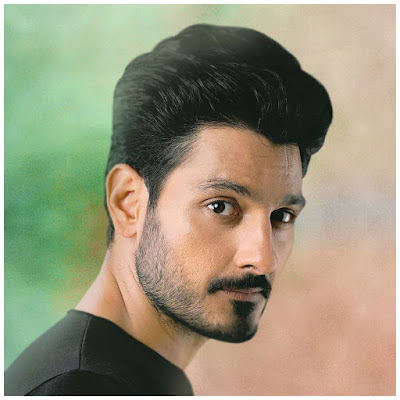 अली रज़ा एक्सपायरी डेट में धूप