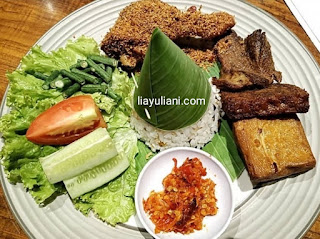 Nasi timbel komplit Congo Cafe Bandung